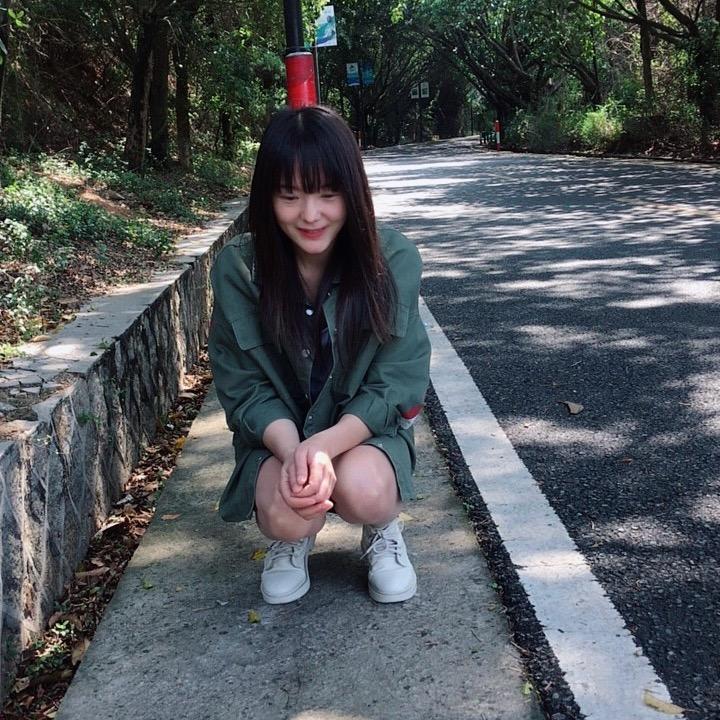 莉。