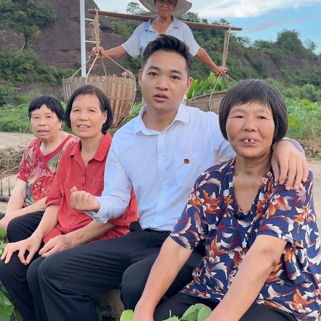 乡村振兴 小杨书记
