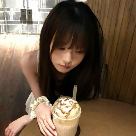 故意长得漂亮让所有人都喜欢我