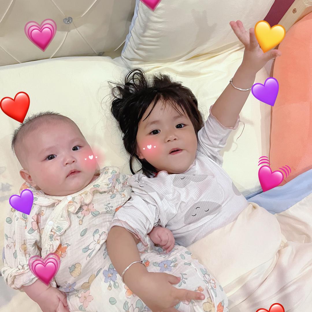 奕曦◕‿◕诗晗