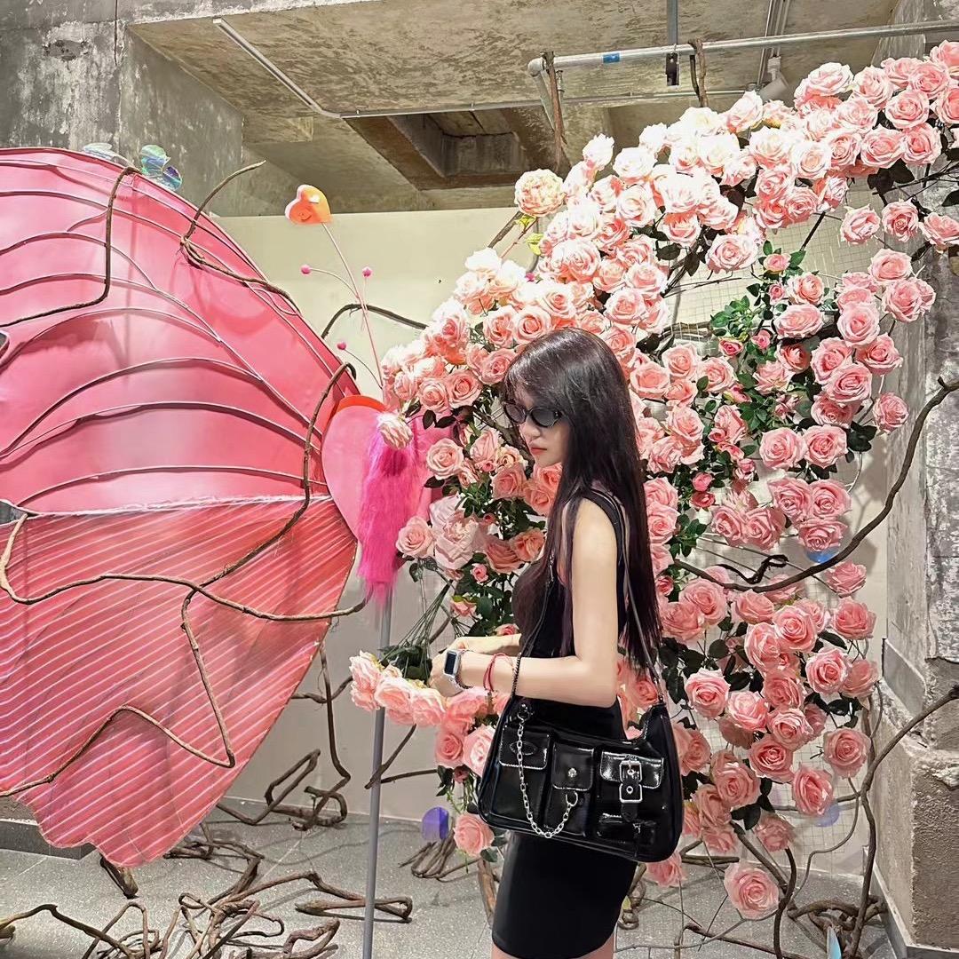 不是梨花诗。