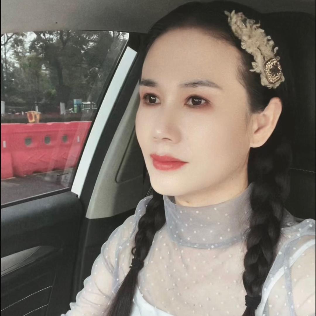 1米68的莉莉