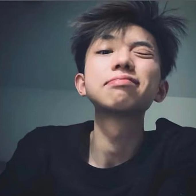 青春给了右手