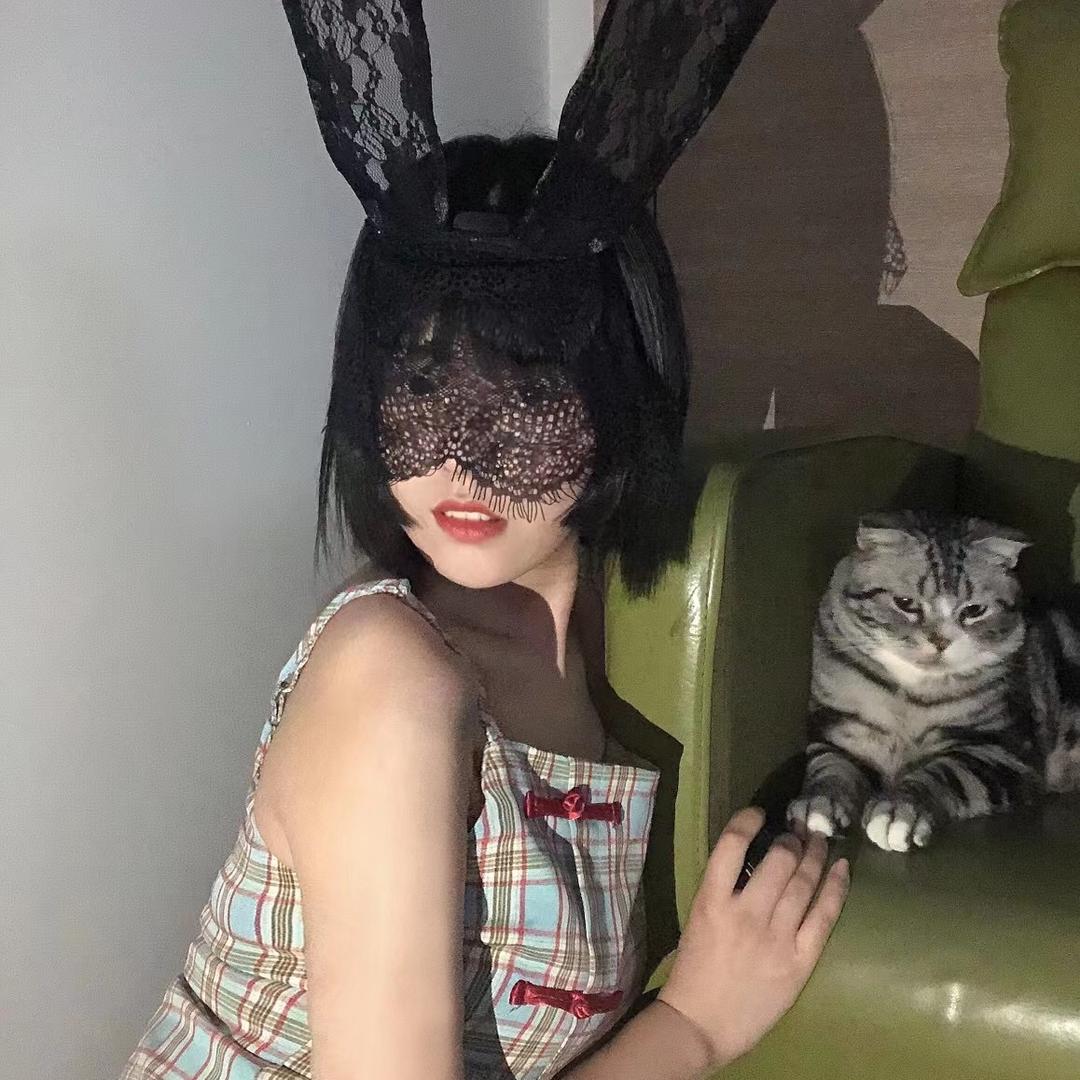 爱玩中单的锦妹儿lolm