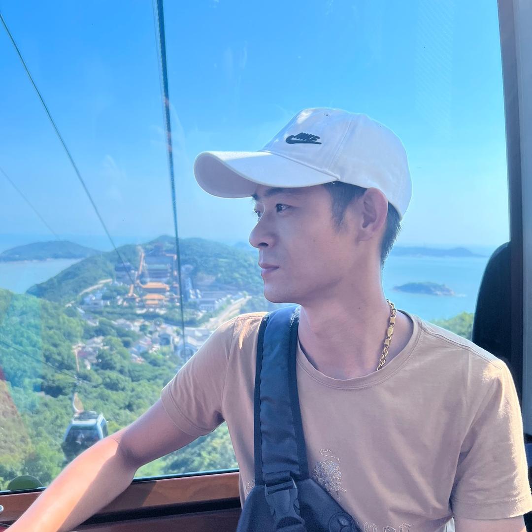阿俊、