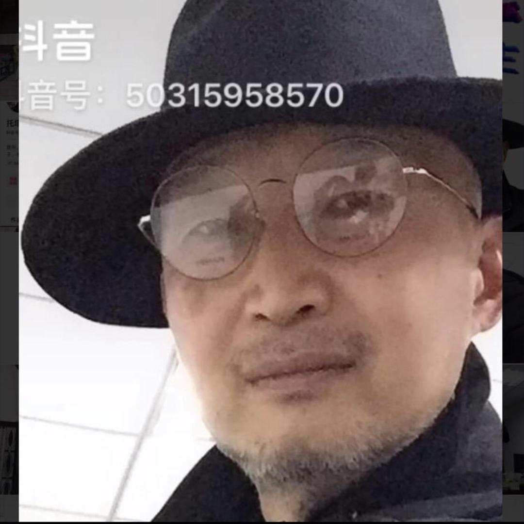 诗皇龙夫子