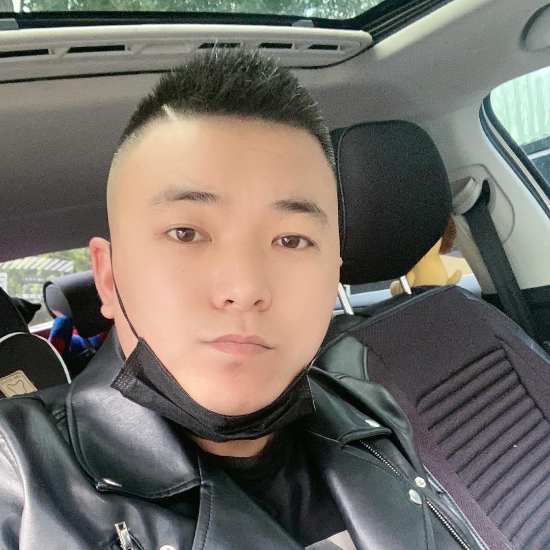 龙龙爱溜达