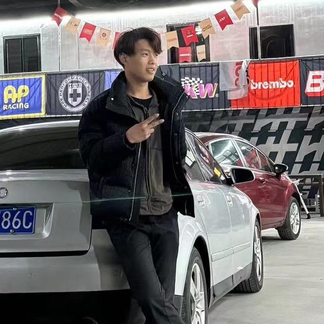 小苍想玩车