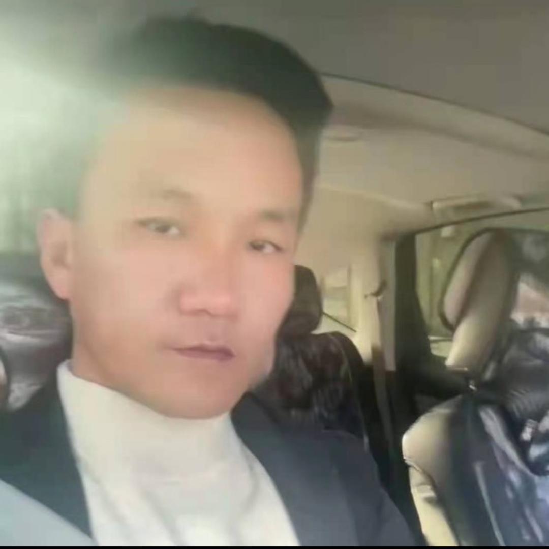 远去背影