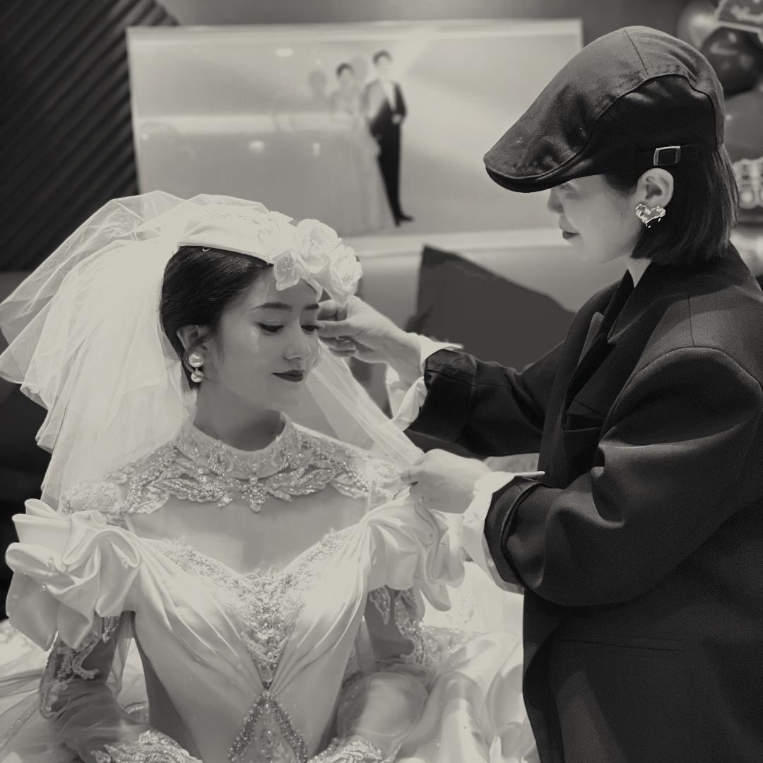 临夏女王婚纱店长石老师