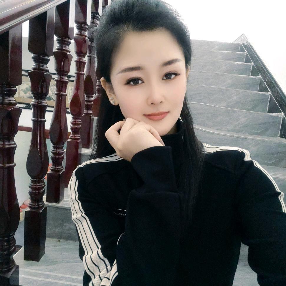 聪聪  🍷