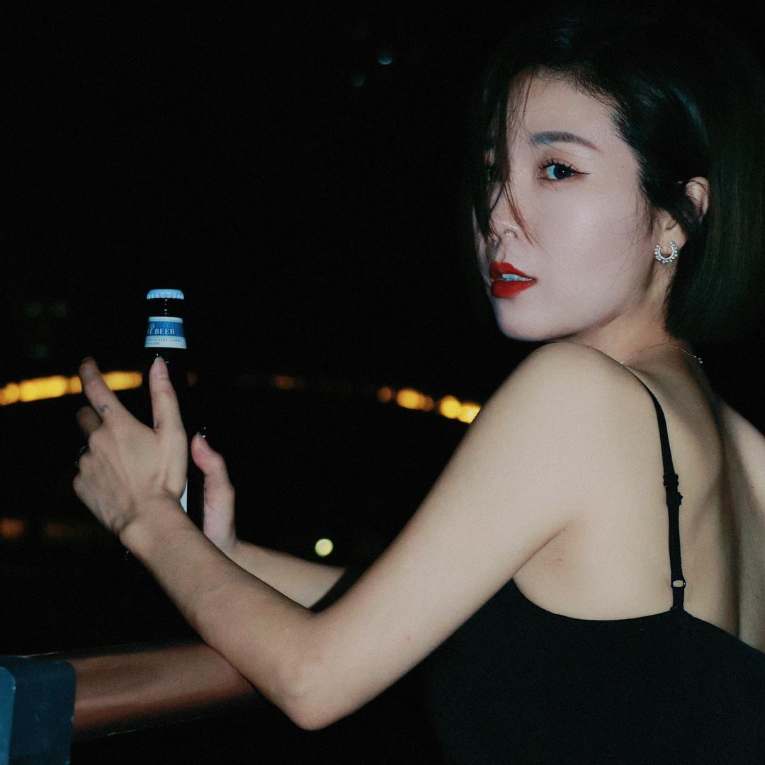 姗姗.