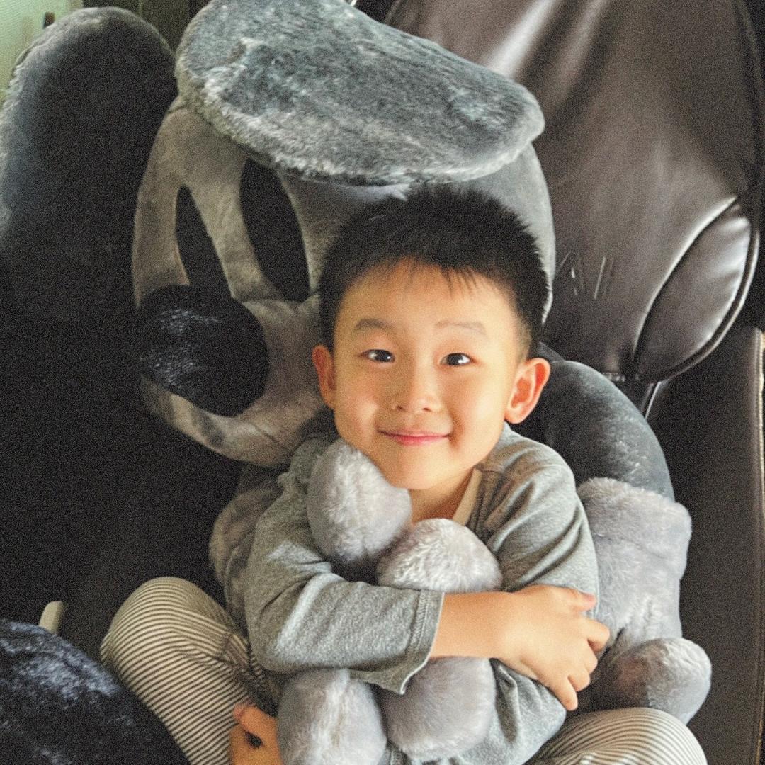 是霖霖宝贝呀！