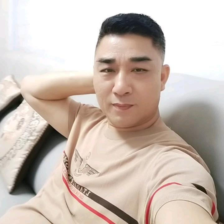 阿城二手车《时尚发艺》