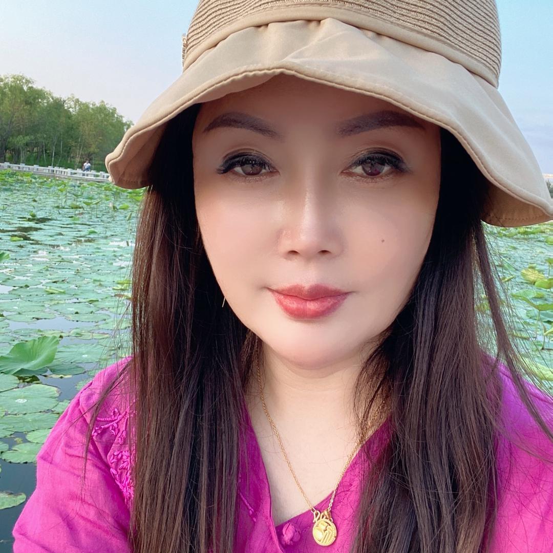 人本帆布鞋北湖吾悦店