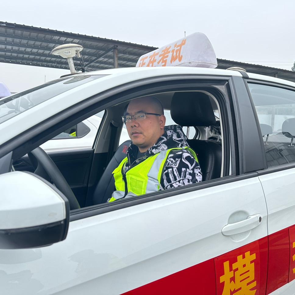 成都VIP驾考（考场班）先拿本后付米