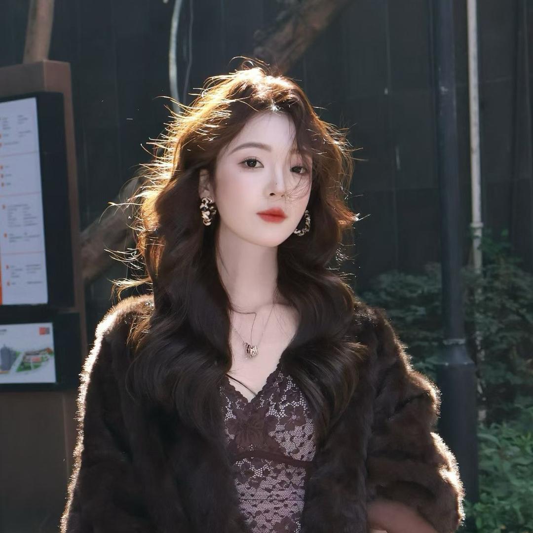 妍妍皮衣皮裤-轻奢穿搭