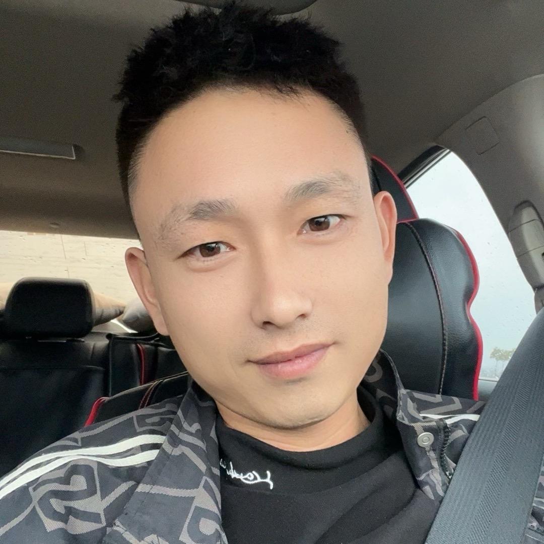 王哪跑😍