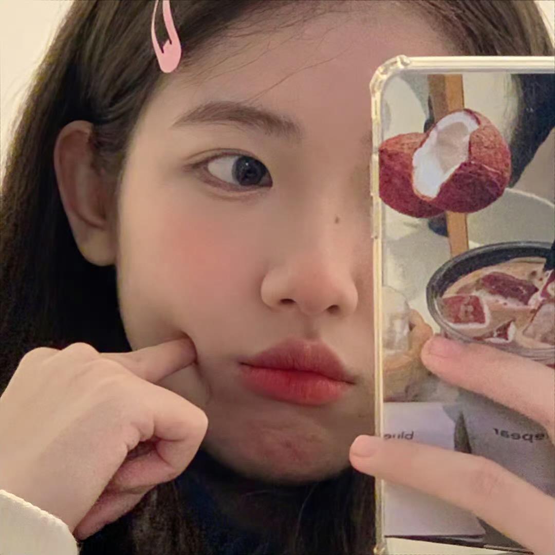 爱吃香菜.