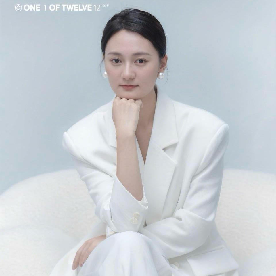 富源中式美睫    化妆师