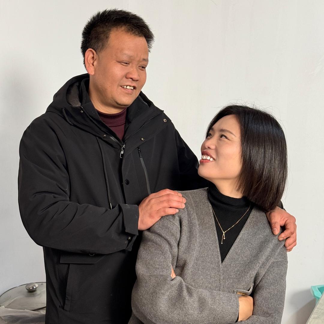 熊珊（16号早8首播三亚大牌美妆护肤）