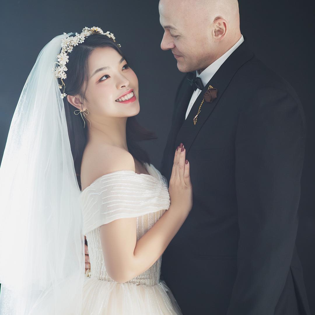 Yuan和德国光头龙华波士多商贸商行