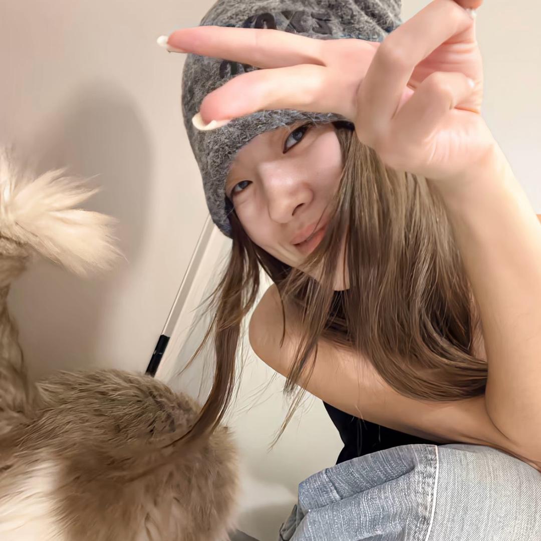 Yy·