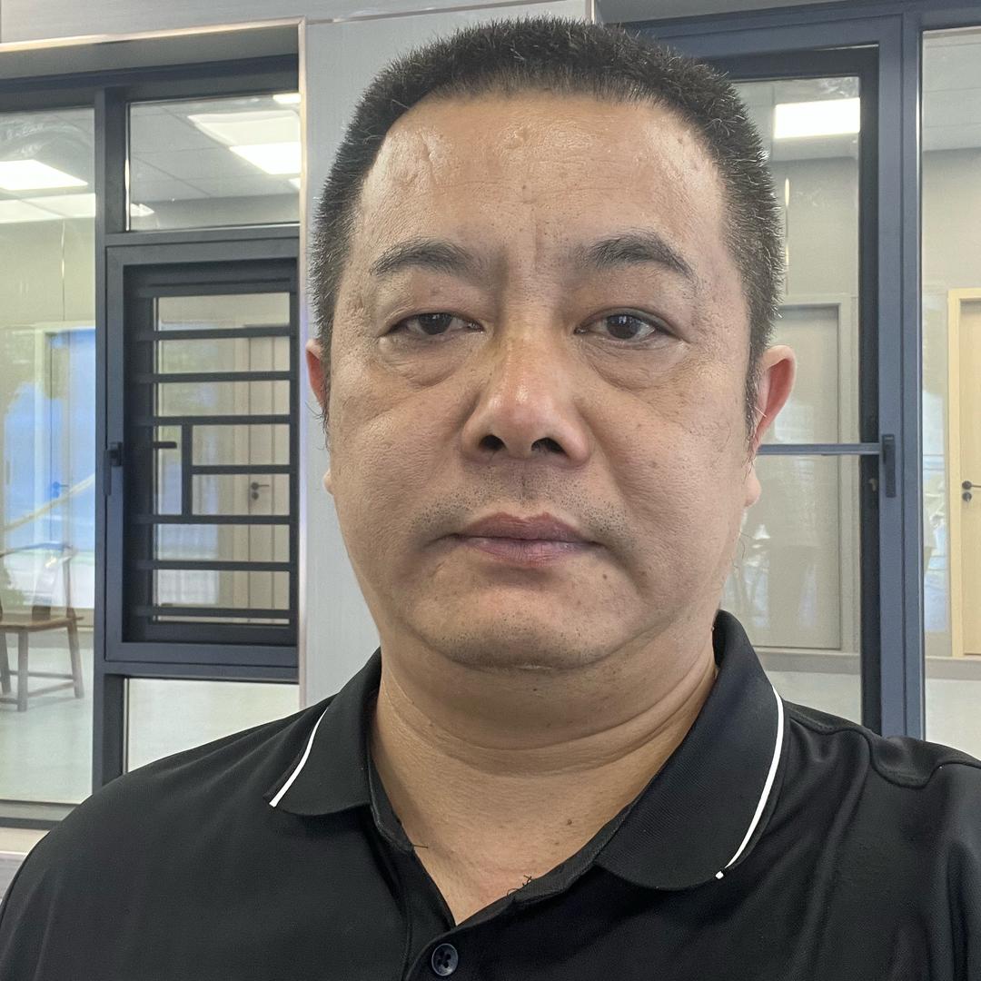 揭哥：漳州-专业销售套房门窗
