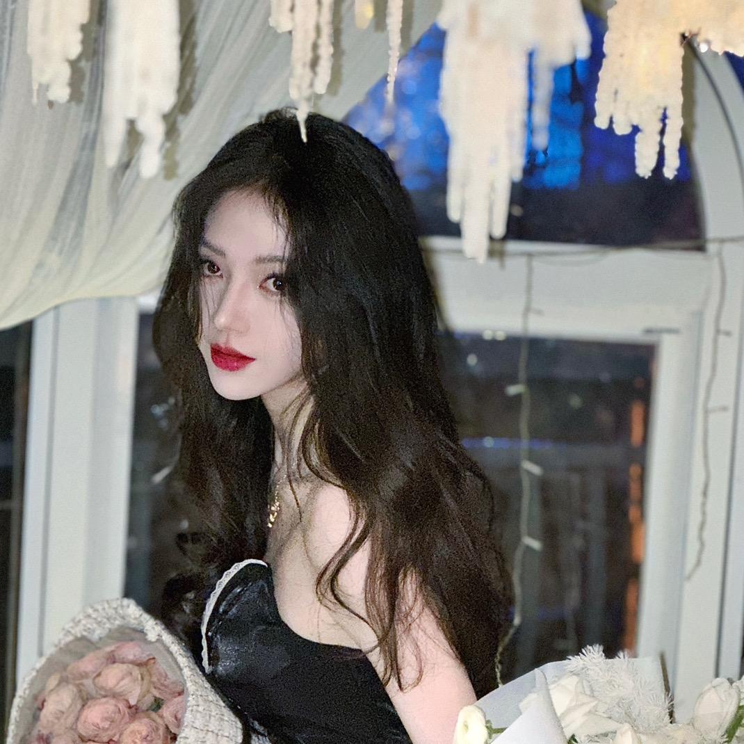 湖 美少女