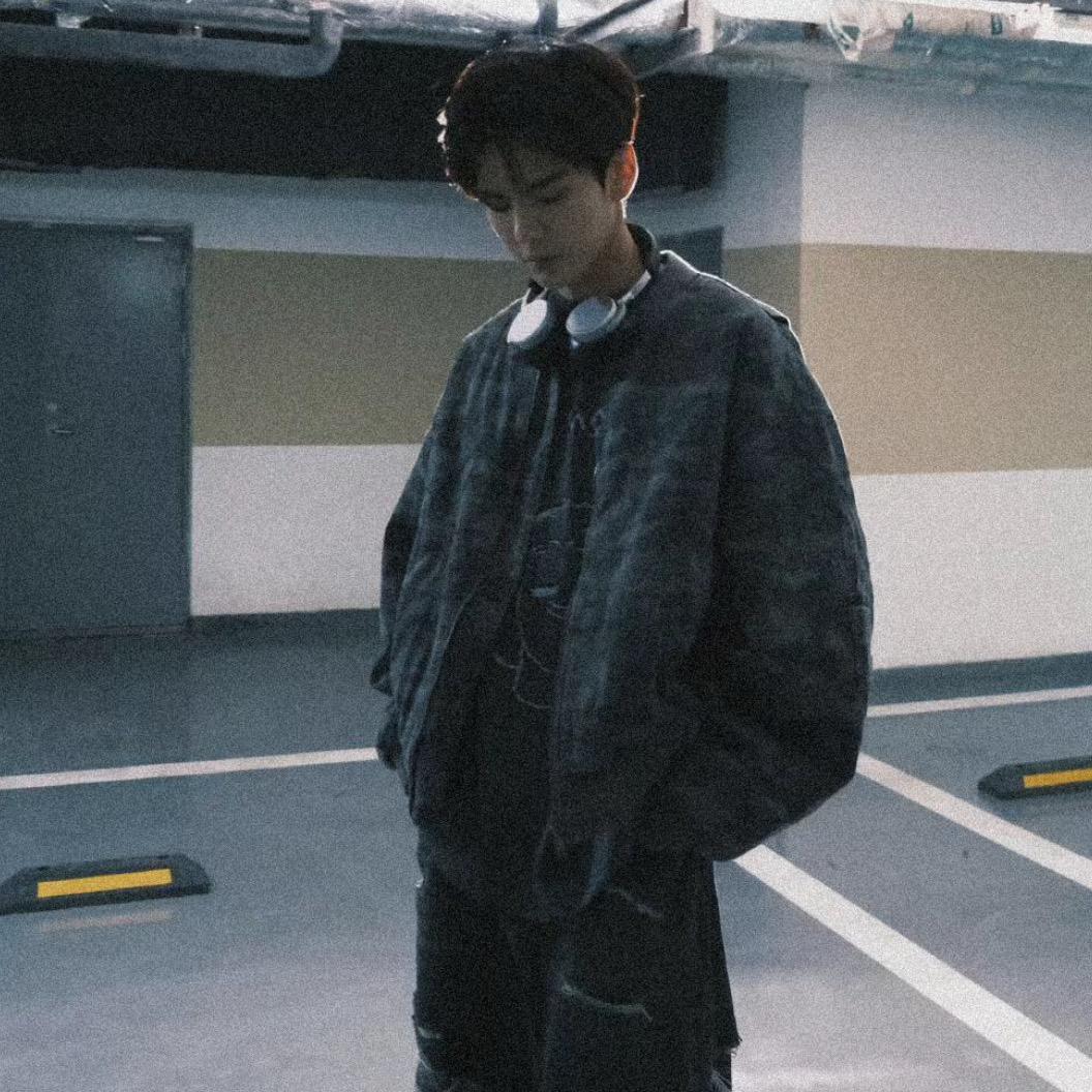 养只小狗叫五一