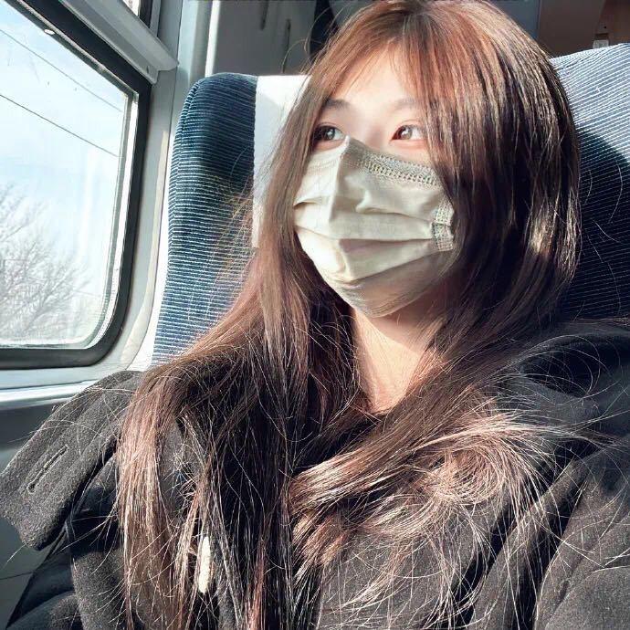 @妍