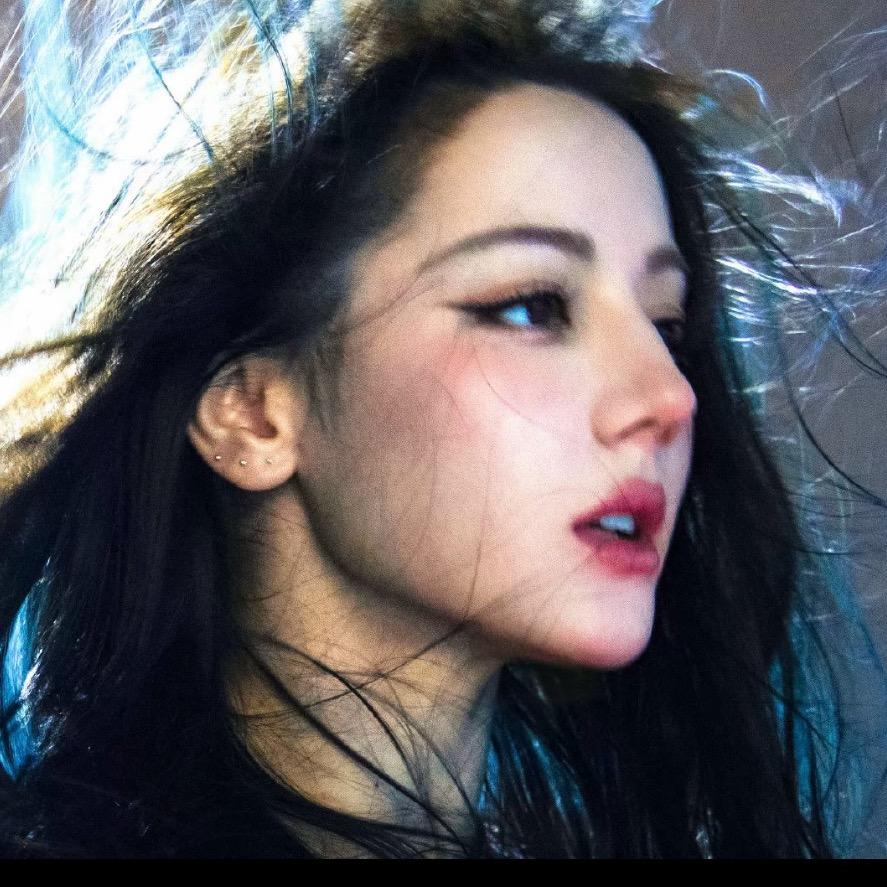 曾美丽.