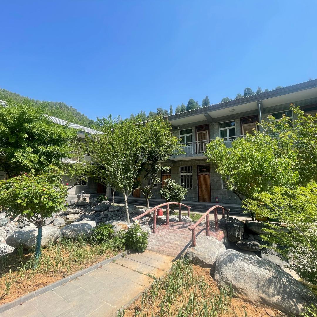 张泗沟洞南庭院