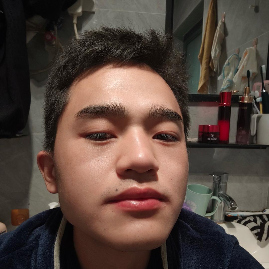 不想打螺丝的小张