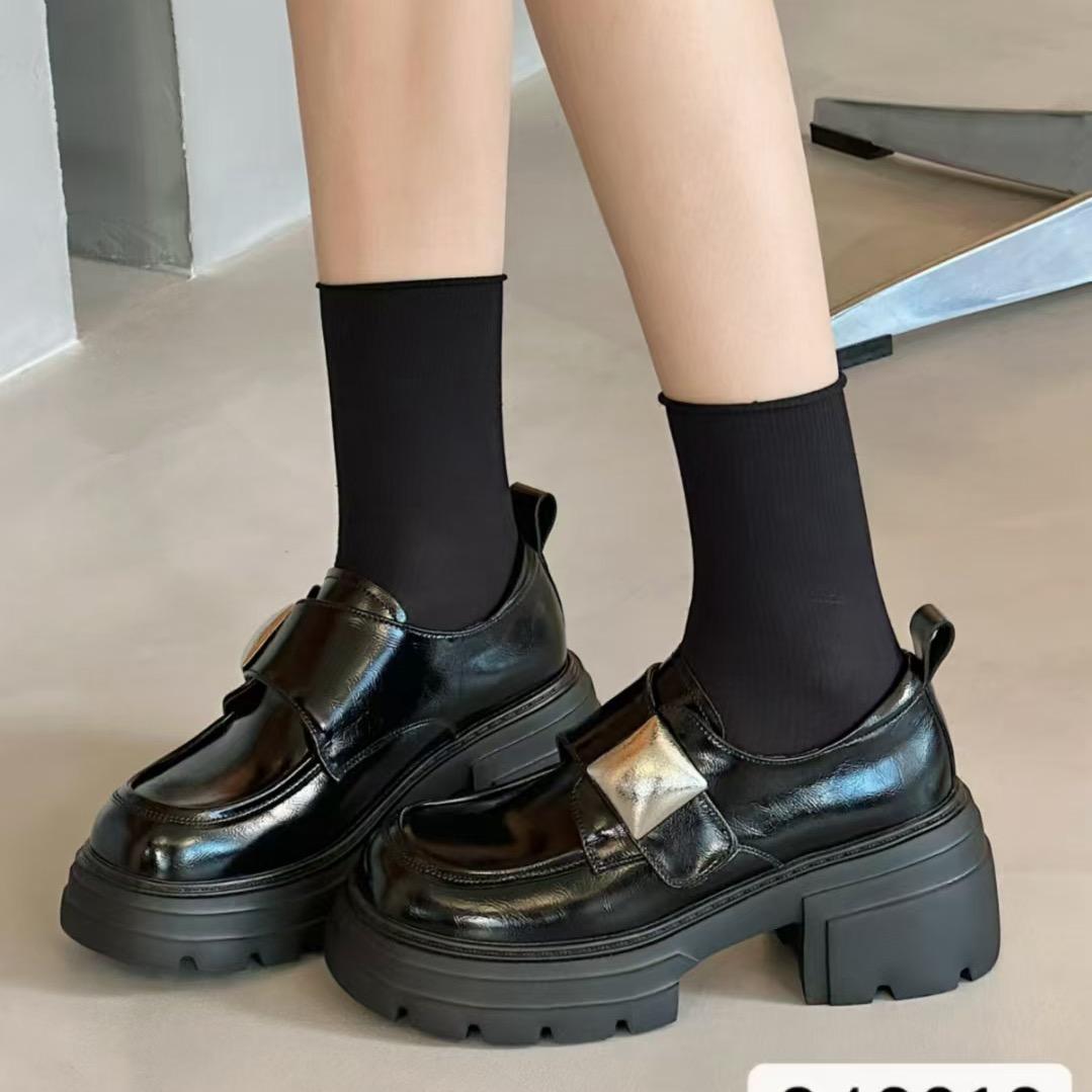 张小彩鞋店