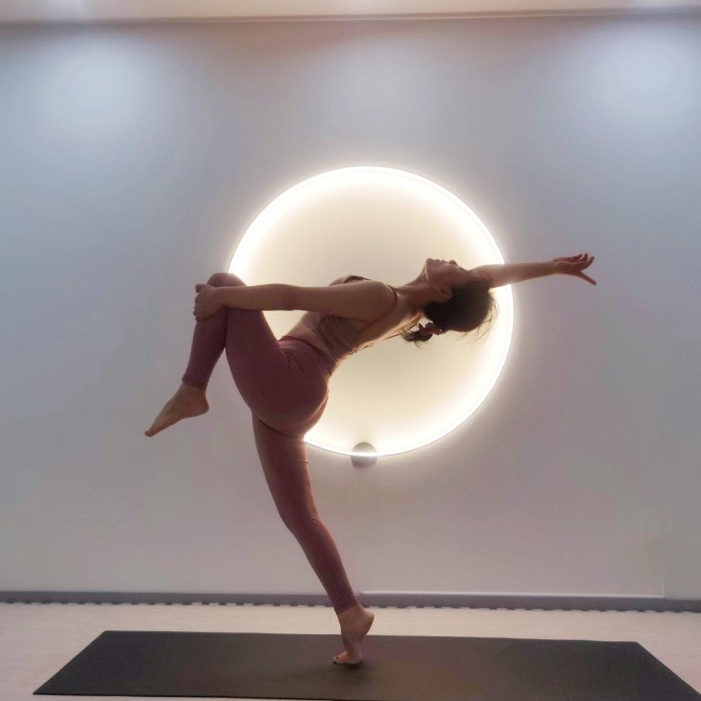 燕子·瑜伽理疗塑形