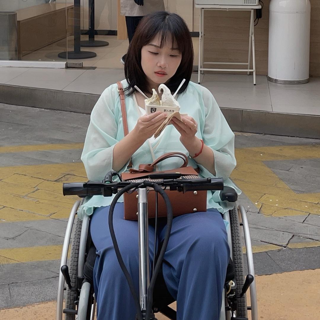 裘老师叫你来画画
