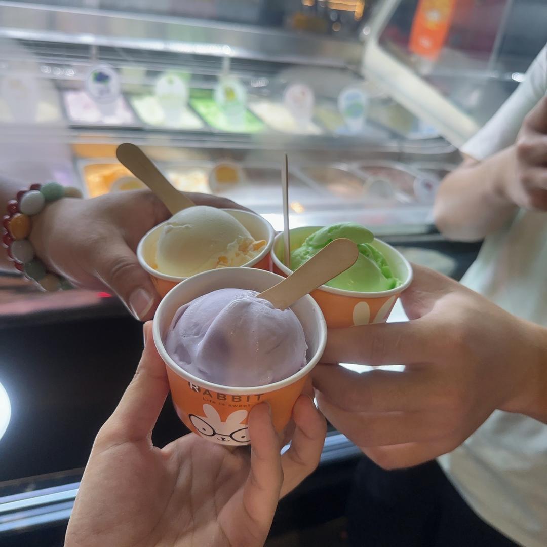 皮卡丘，哆啦A梦