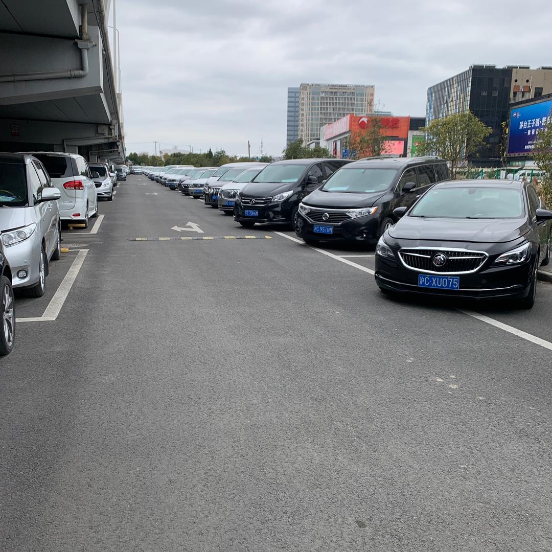 小顾商务车