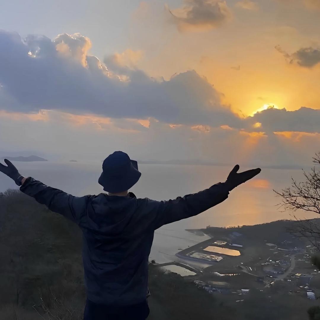在对岸