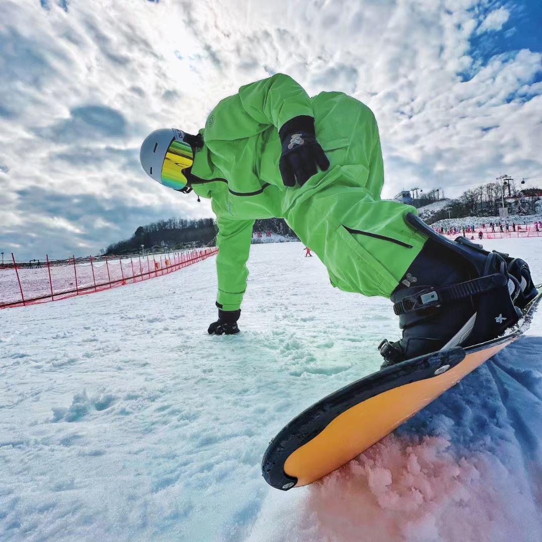 绿葱坡滑雪场小汪