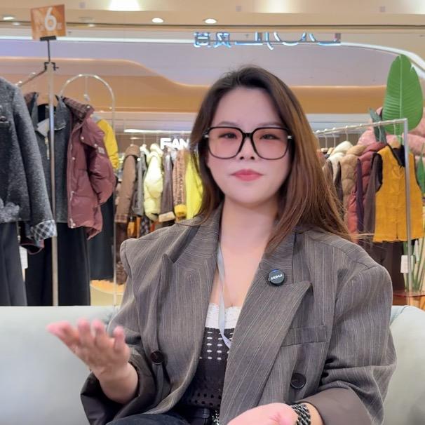 小桃微胖｜多季风尚（南宁蓝鲸店）