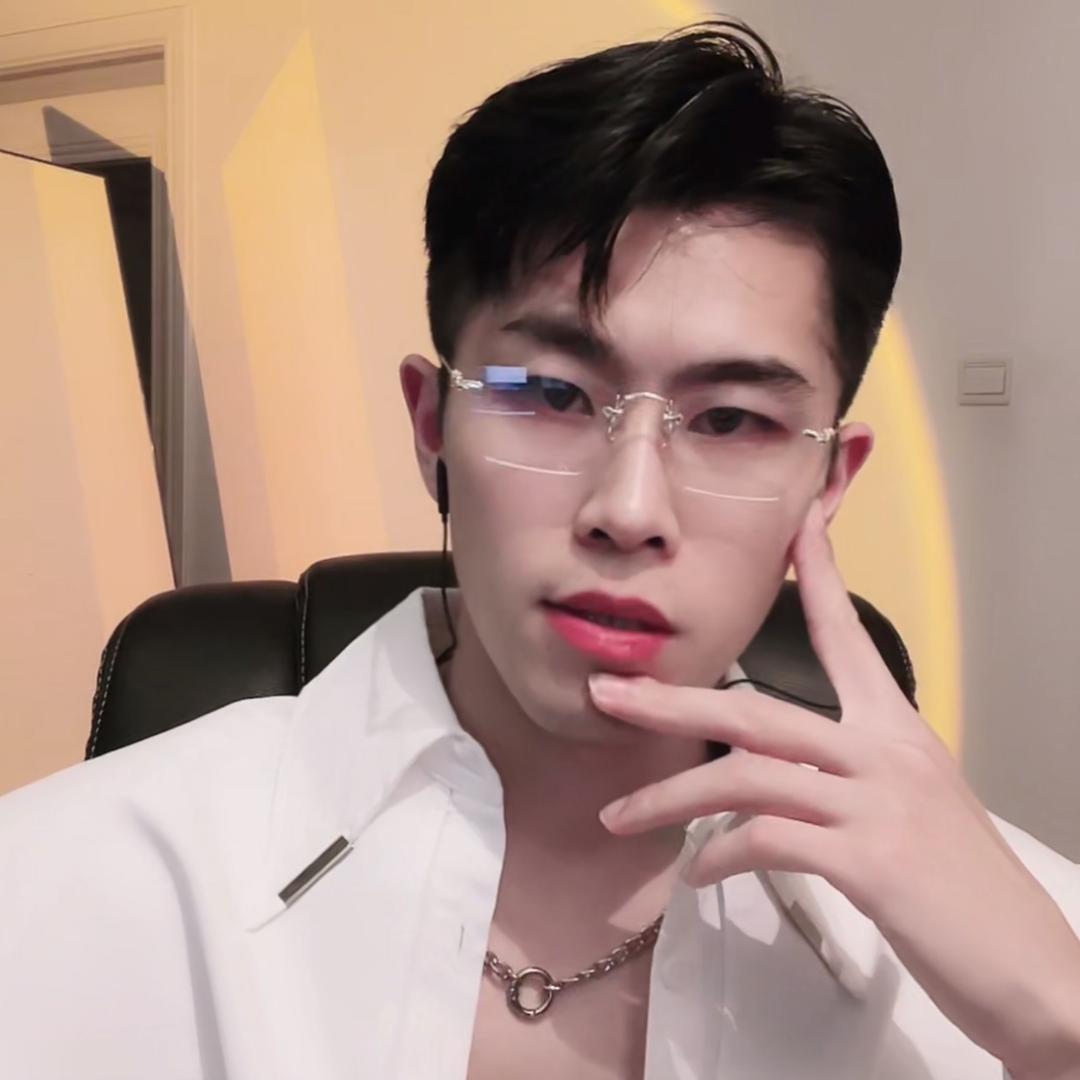 小劈同学ⱽᴵᴾ（威艾劈Vip_190）