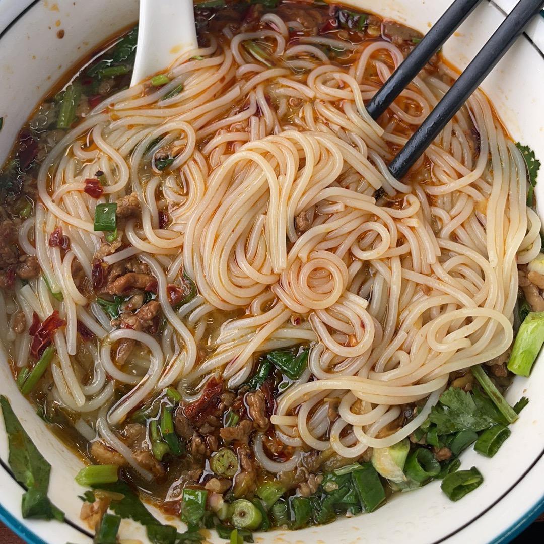 广州凡哥严选贸易有限公司客服小曾