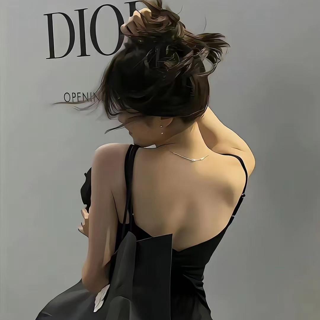 杨杨脸红了✨