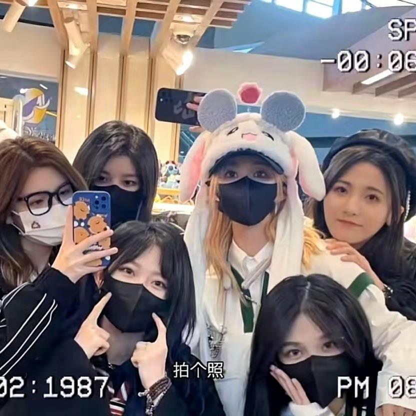 三三爱河不爱芭（iwen）