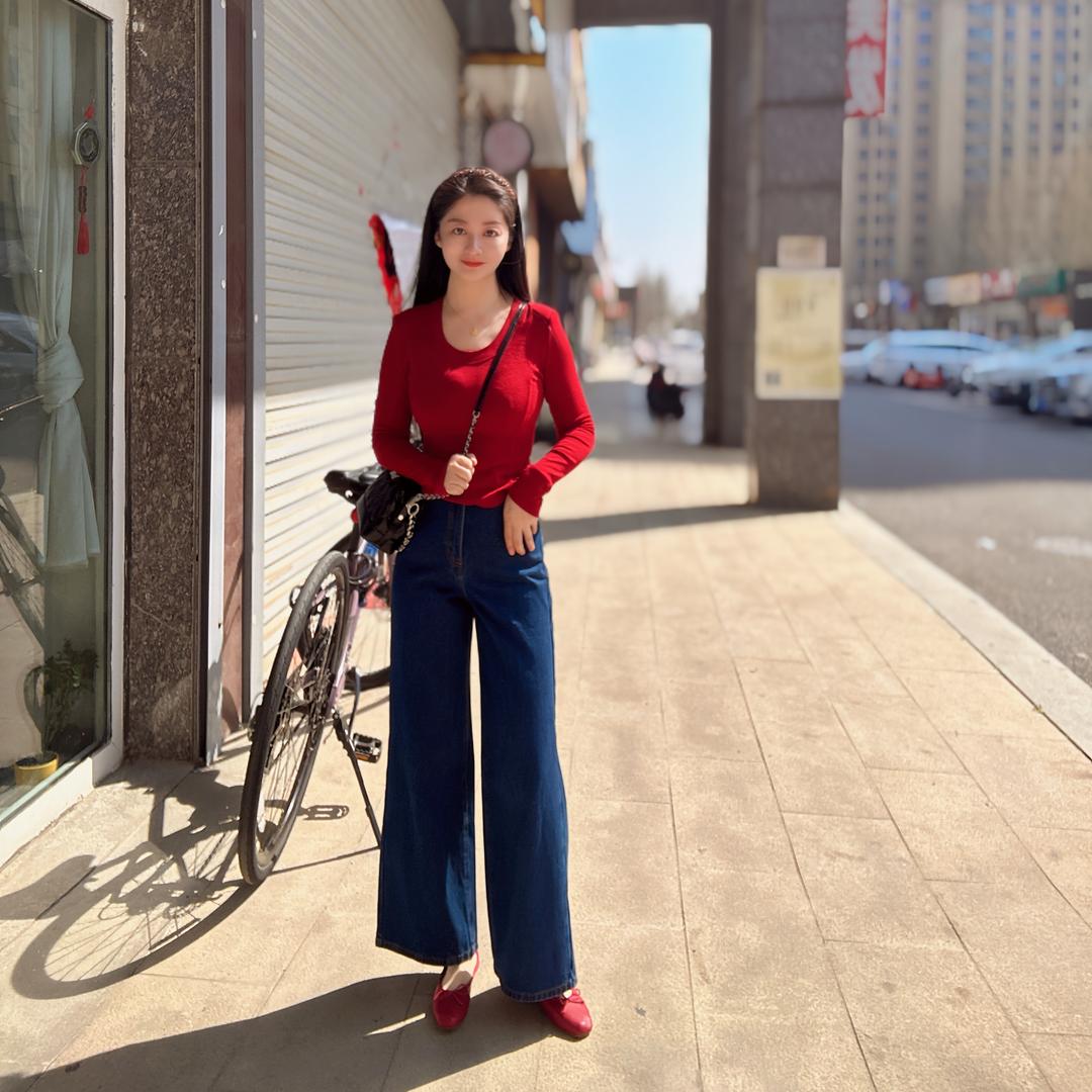 卖衣服的钟小姐呀！🤭