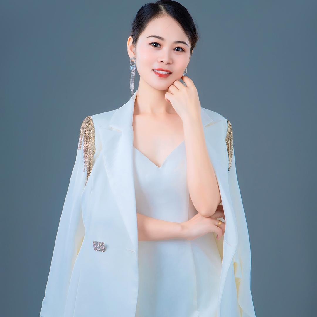 兴宁小敏-主持人何敏