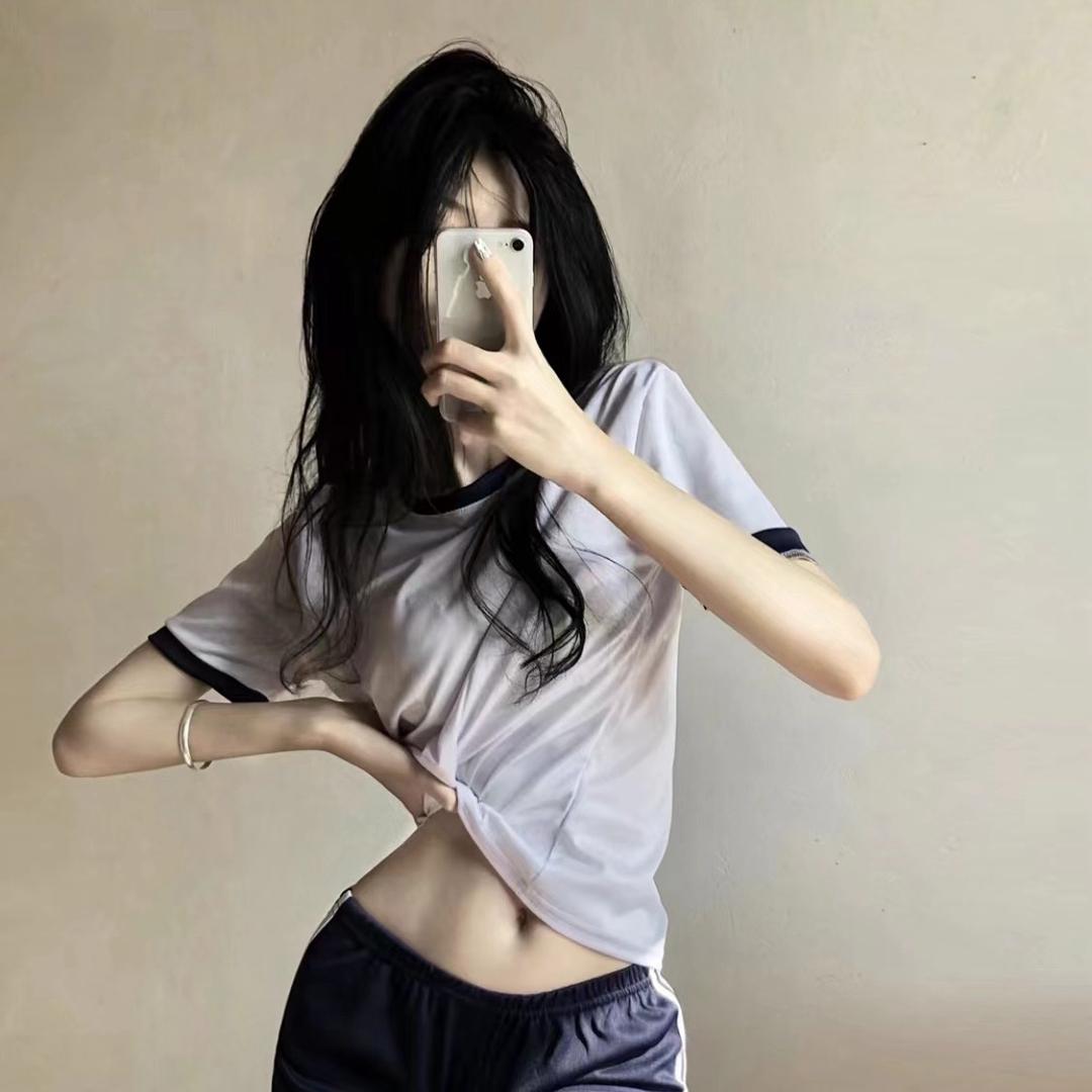 大红.