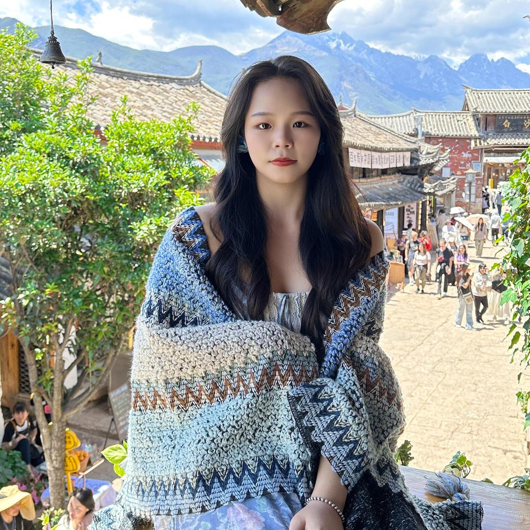 小圆爱吃肉